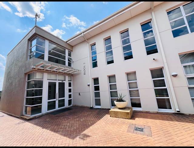 279M² OFFICE FOR SALE IN FOURWAYS